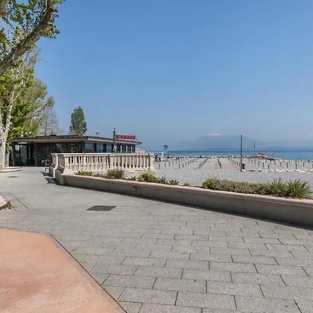 Desenzano ديسينسانو ديل غاردا